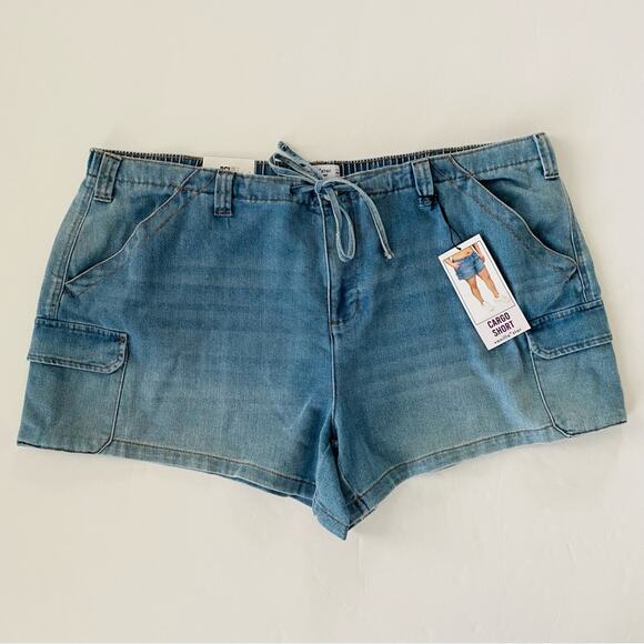 Vanilla Star | Cargo Short Drawstring Waist Side Pockets Light Wash NWT 3X - Picture 1 of 10
